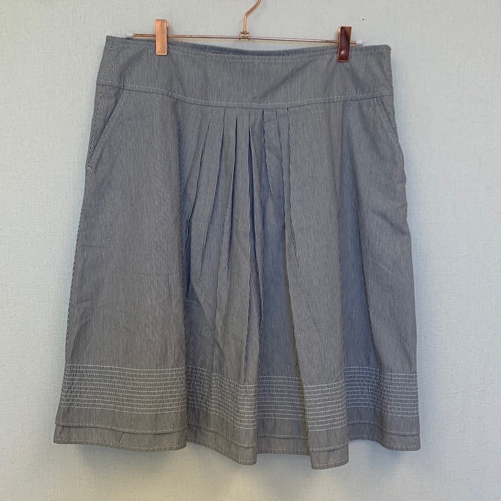 Talbots Embroidered Pinstriped Skirt • Sz 12P • NWT!